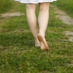 I benefici del camminare a piedi nudi sulla propriocezione